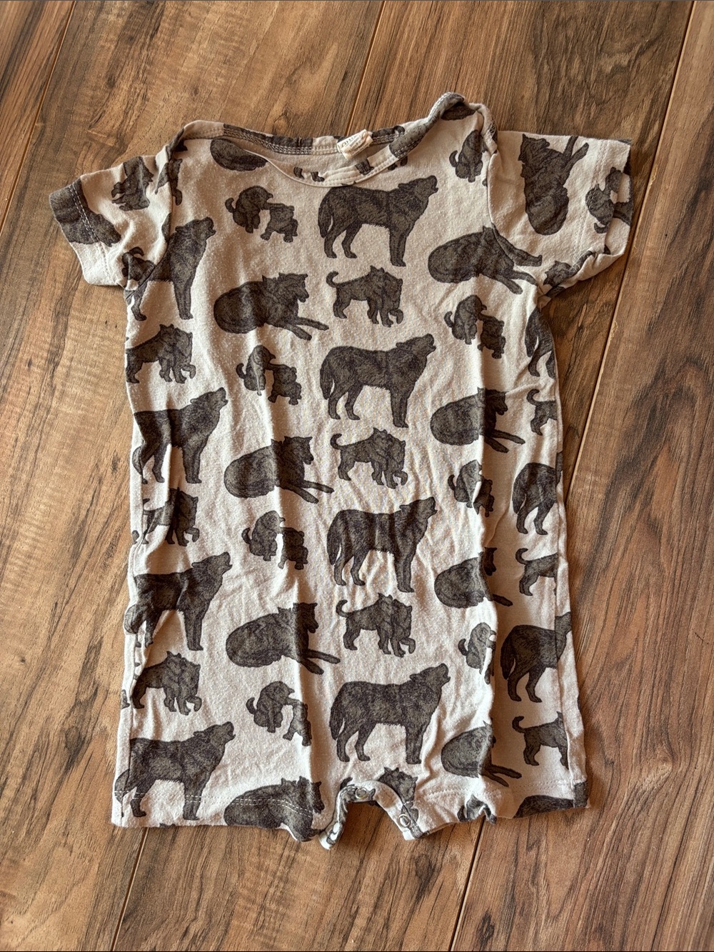 kate quinn wolf print romper 18-24m